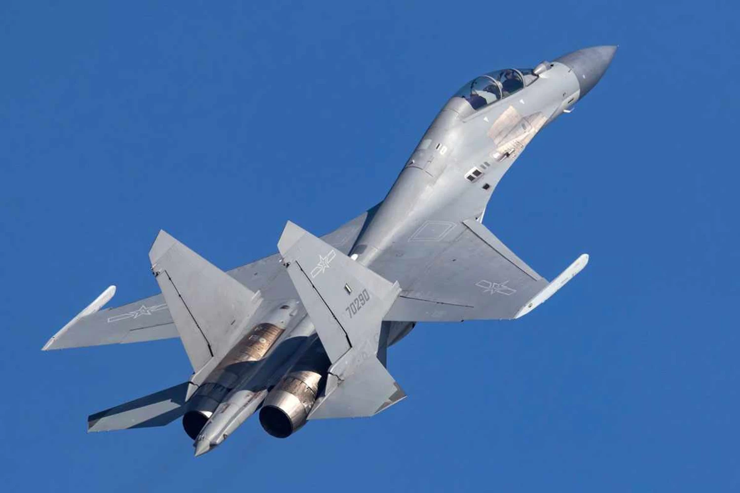 Imagem ilustrativa sobre China lança J‑16 em duelo tático com Rafale e MiG‑29 no Egito