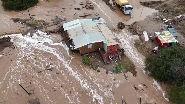 Imagem ilustrativa sobre ONU alerta: El Niño super‑forte deve durar até fevereiro de 2027, colocando Brasil em alerta climático