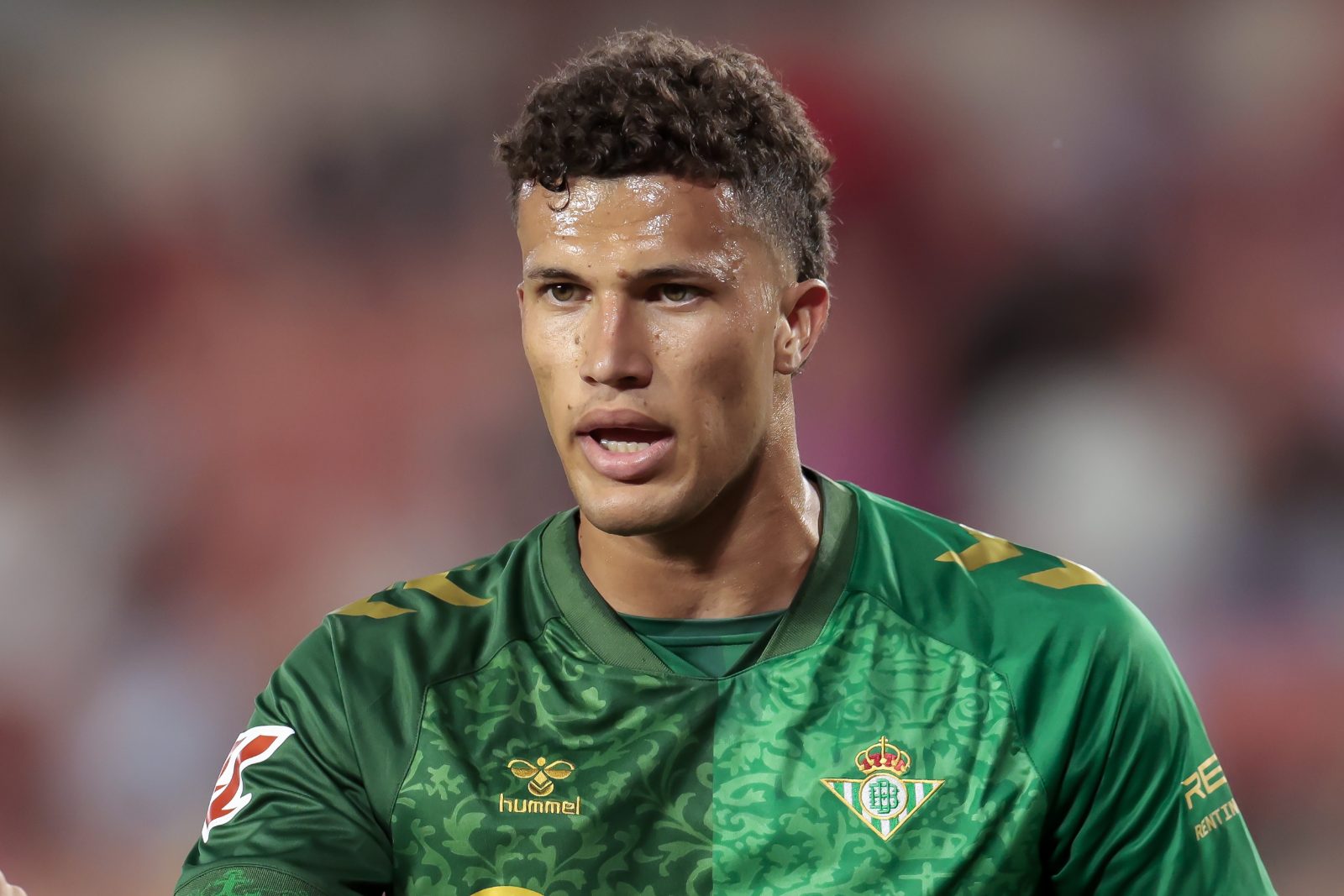 Imagem ilustrativa sobre Betis em crise: Vende Deossa? Vasco ronda transfer