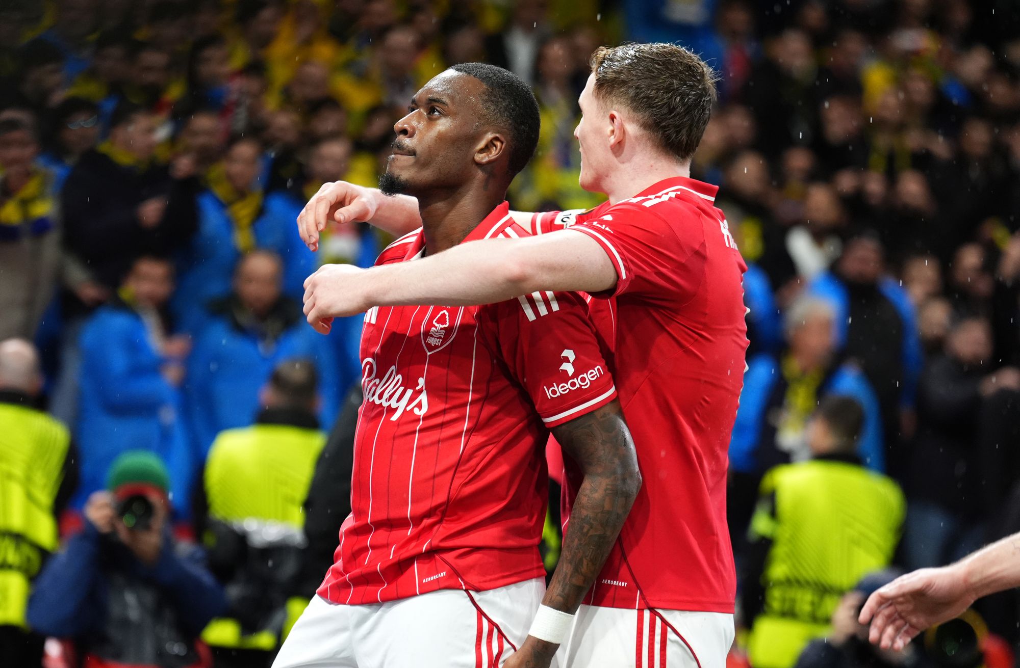 Leeds anula gol de Harry Wilson: o fiasco que mancha a partida contra Nottingham Forest