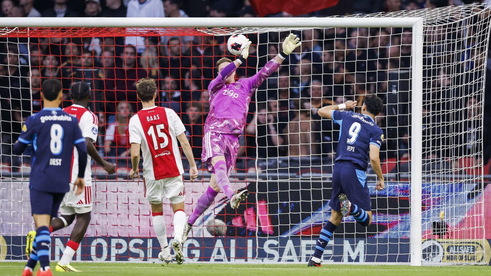 Imagem ilustrativa sobre Ajax perde Ter Stegen, Perez se irrita contra Willem II e Bissouma surge no radar do clube
