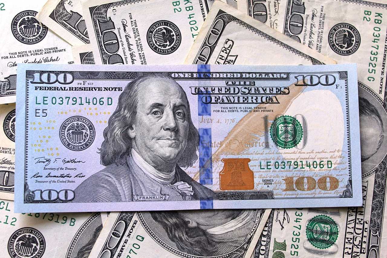 Imagem ilustrativa sobre Dólar cai a R$5,08 enquanto Ibovespa sobe: petróleo e crise no STF movem o mercado
