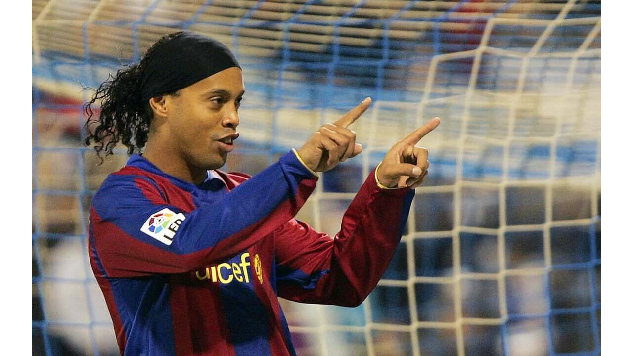 Ronaldinho Gaúcho, aos 46, desembarca na Itália para voltar ao futebol profissional pelo Ravenna e vira sócio de vaquejada