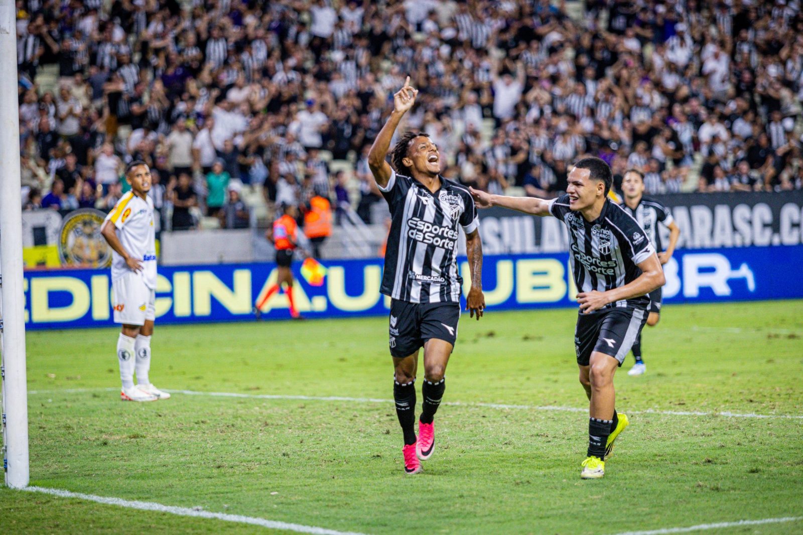 Imagem ilustrativa sobre Ceará vira o placar, bate Novorizontino e chega a 35 pontos, consolidando a 3ª posição na Série B