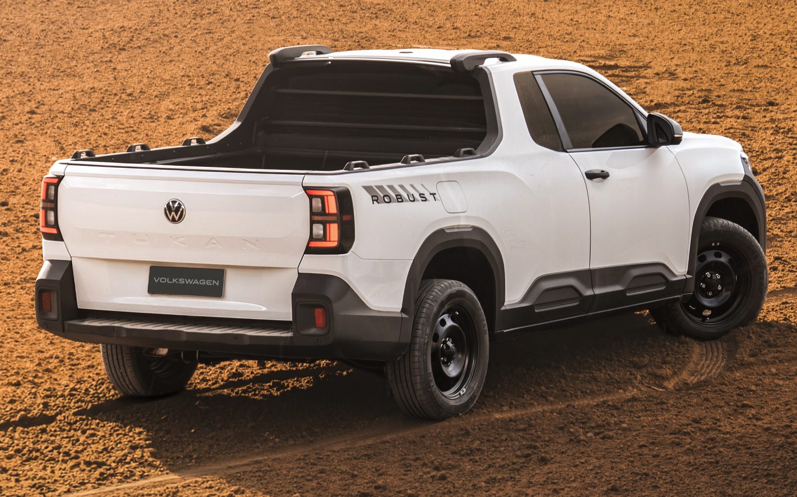 Imagem ilustrativa sobre VW Tukan supera a Strada, Toyota revela Hilux a hidrogênio, e capotamento bloqueia portão no Espírito-Santo