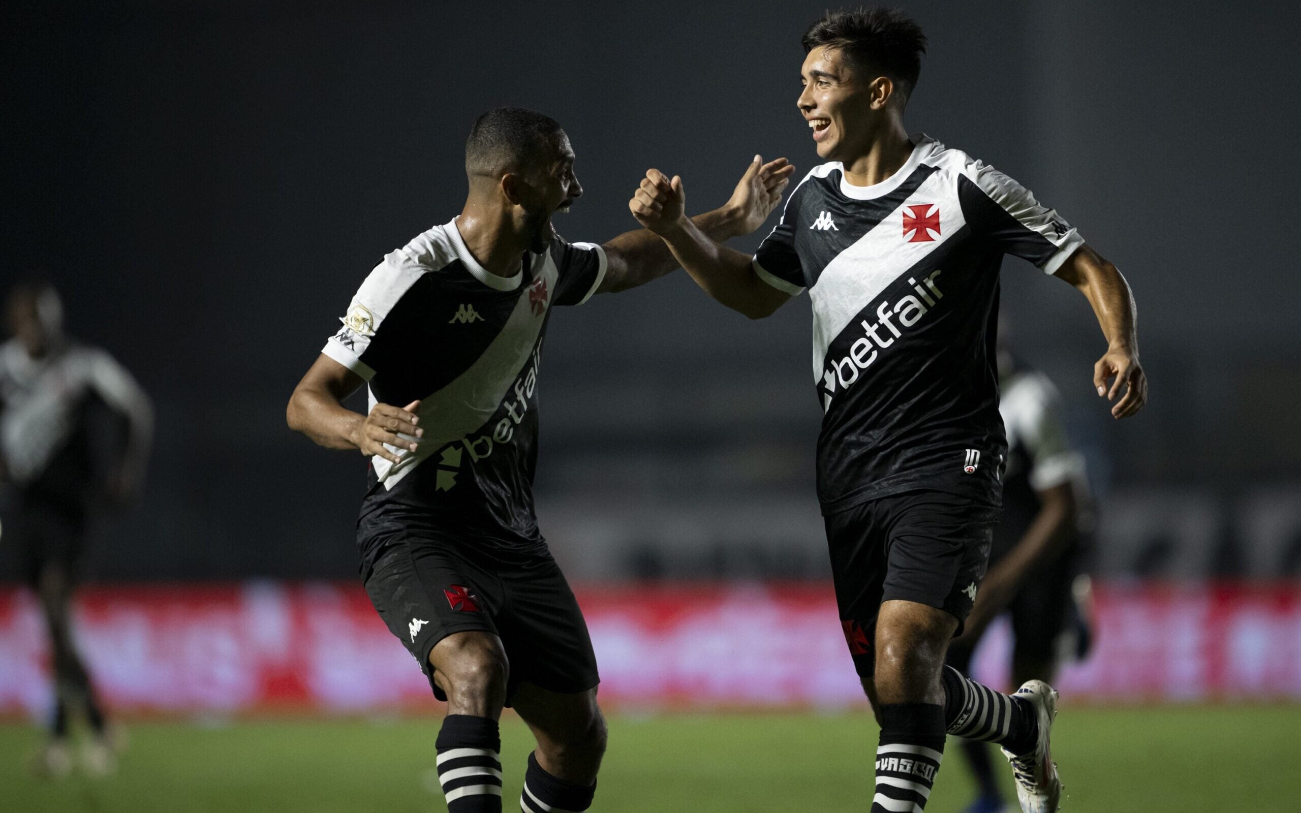Imagem ilustrativa sobre Vasco vs. Vitória: horário, escalações e o drama da expulsão de Barros