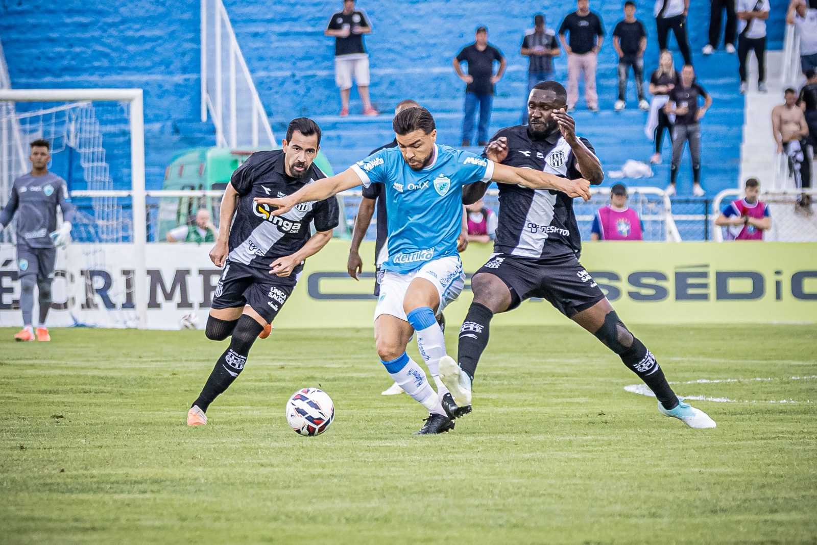 Imagem ilustrativa sobre Londrina goleia 6 a 0 a Ponte Preta e amplia seca de 22 partidas sem vitória