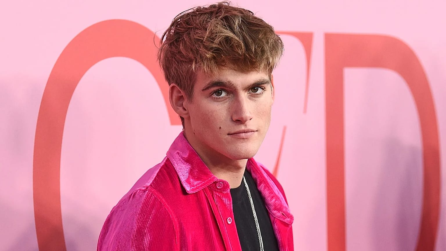 Imagem ilustrativa sobre Presley Gerber morre aos 27 anos; filho da supermodelo Cindy Crawford fica em luto