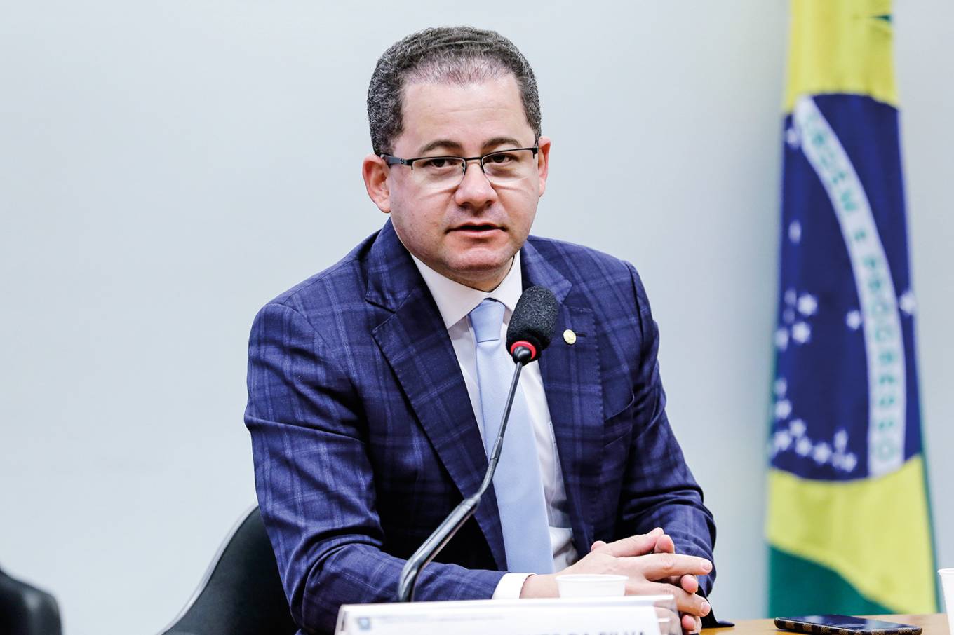 Imagem ilustrativa sobre PF mira deputado Cezinha de Madureira em operação por tráfico de influência