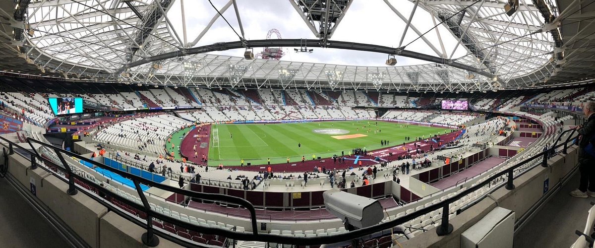 Imagem ilustrativa sobre West Ham x Wrexham: horário, escalação e onde assistir na Championship