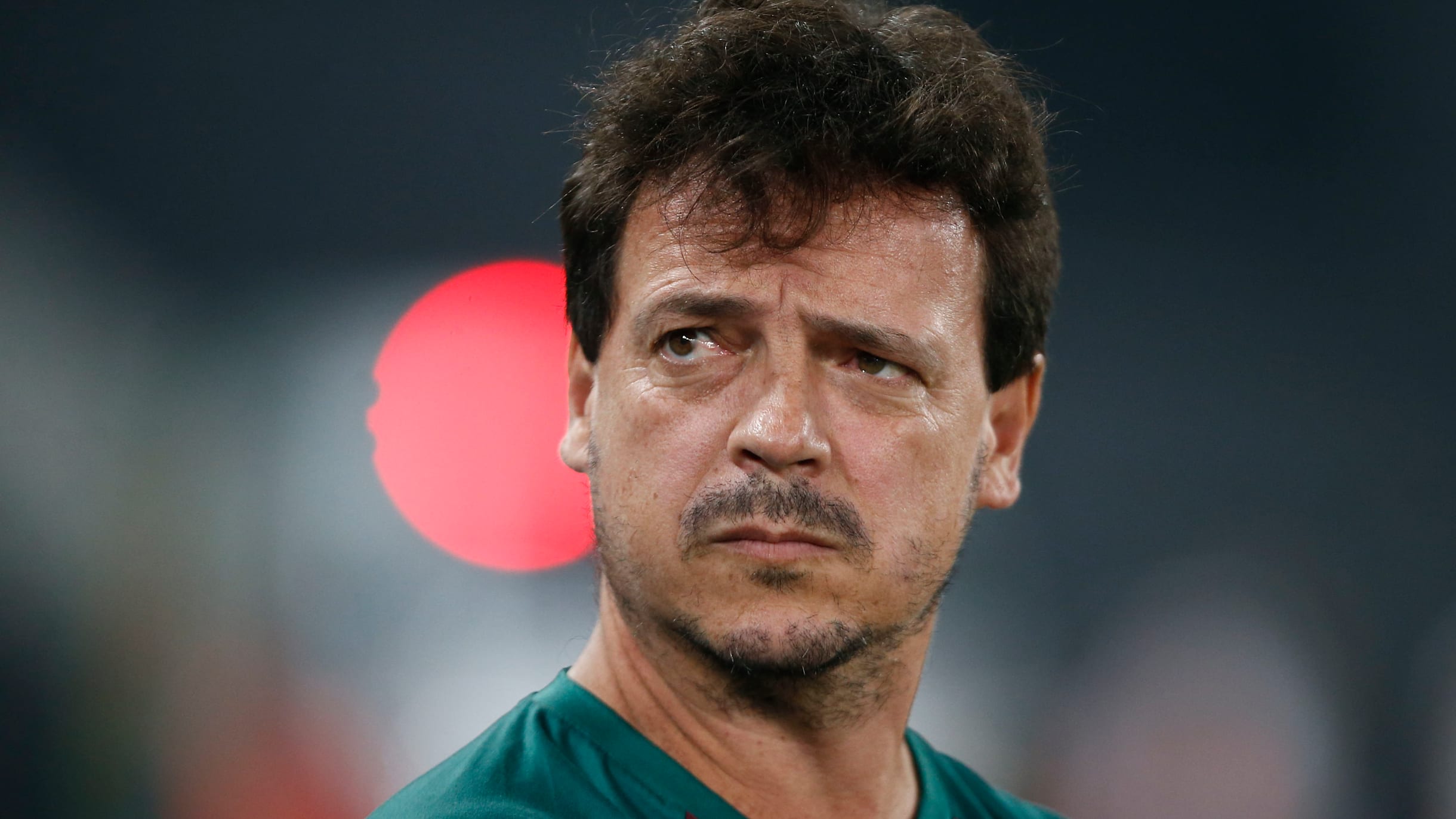 Imagem ilustrativa sobre Corinthians eliminado da Libertadores; Diniz denuncia culpa coletiva e fala de pênalti perdido de Memphis