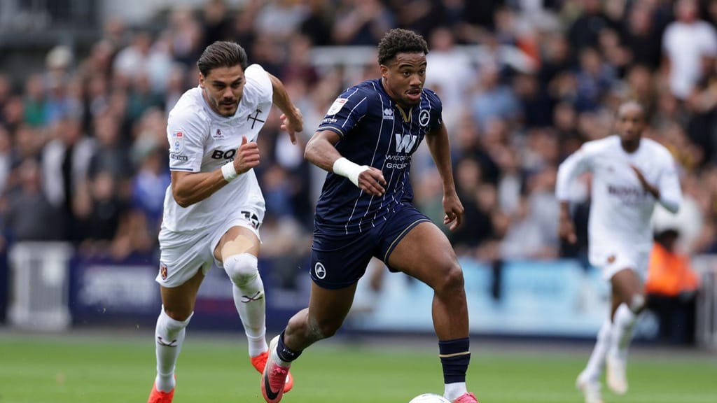 Imagem ilustrativa sobre Millwall empata 2 a 2 com West Ham no derby de volta após 14 anos e desperta polêmica de suposto cuspimento