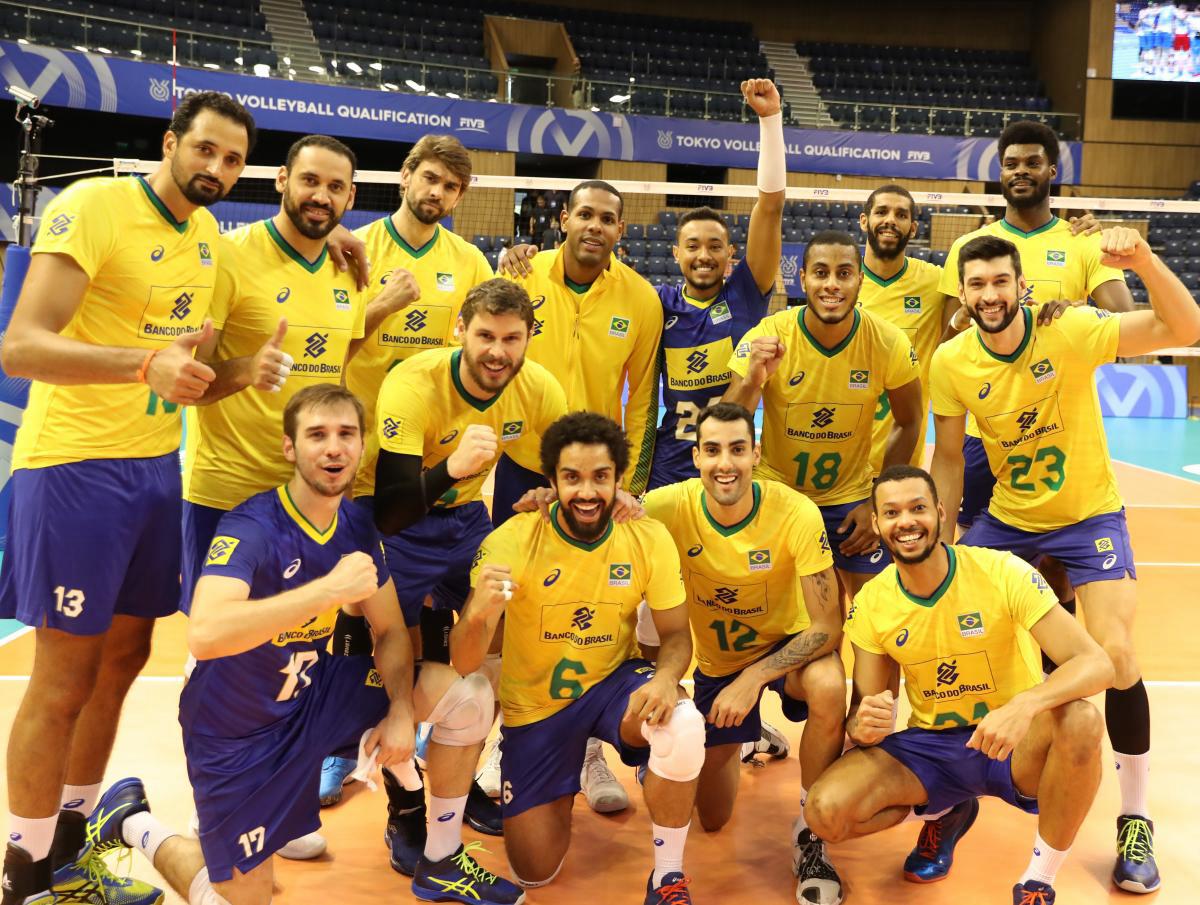 Imagem ilustrativa sobre Seleção masculina de voleibol confirma elenco e bate Chile em estreia após derrota para a França