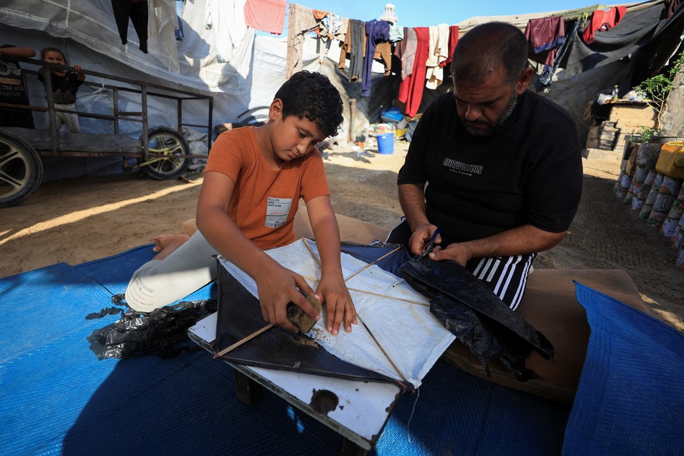 Imagem ilustrativa sobre Crianças palestinas são proibidas de soltar pipa em Gaza após Israel ameaçar novos