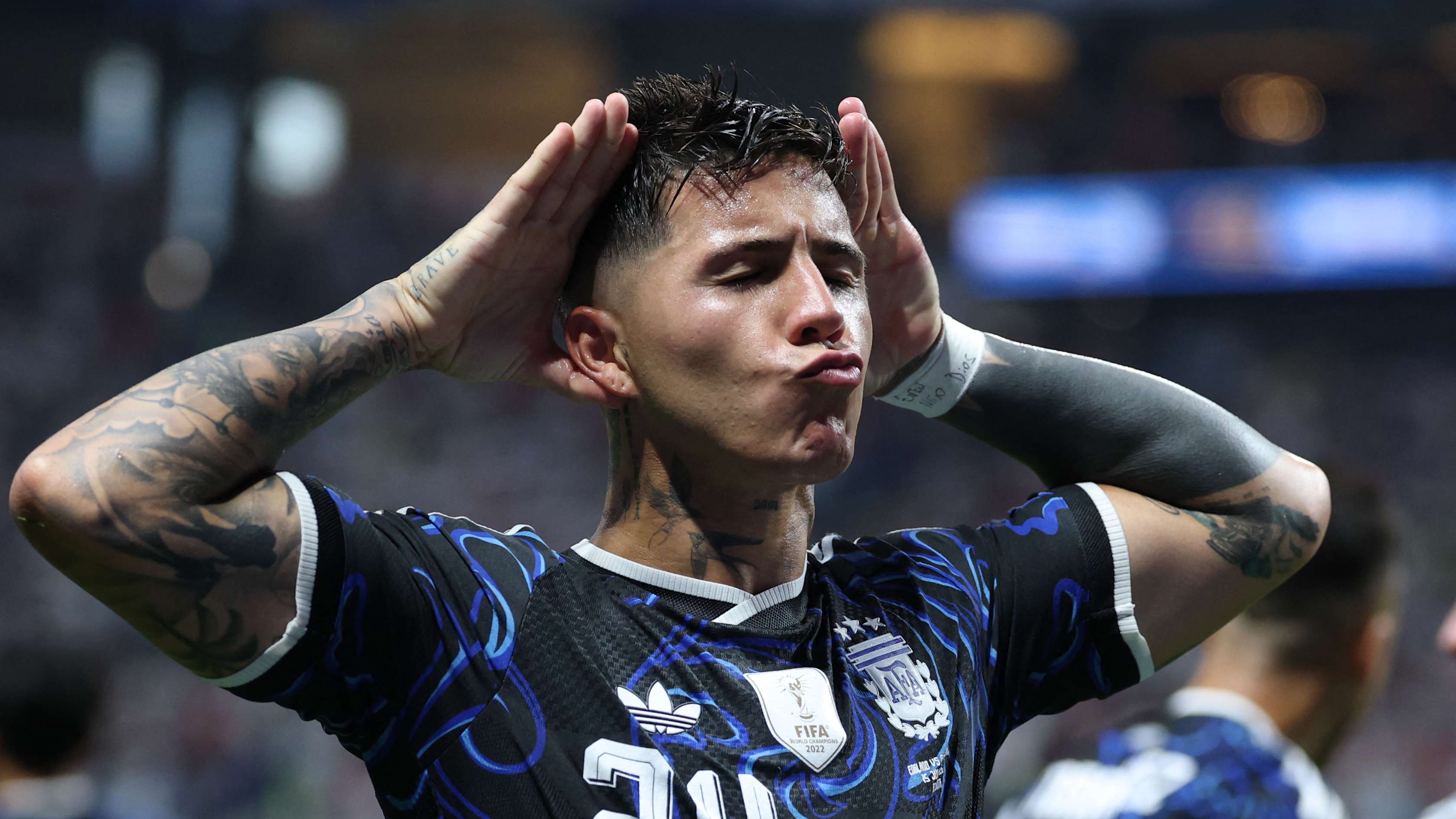 Imagem ilustrativa sobre Enzo Fernández chega ao Manchester City por R$ 870 milhões e pede que Scaloni continue na Argentina