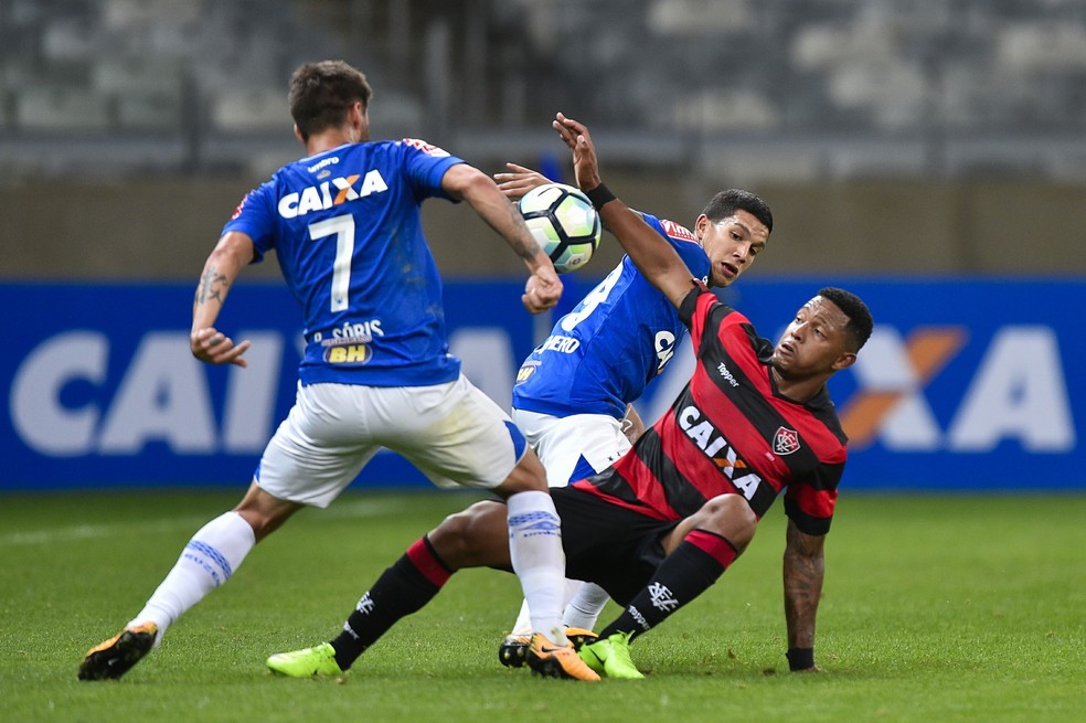 Imagem ilustrativa sobre Vitória encara Cruzeiro neste domingo às 19h: veja horário, canal e escalações