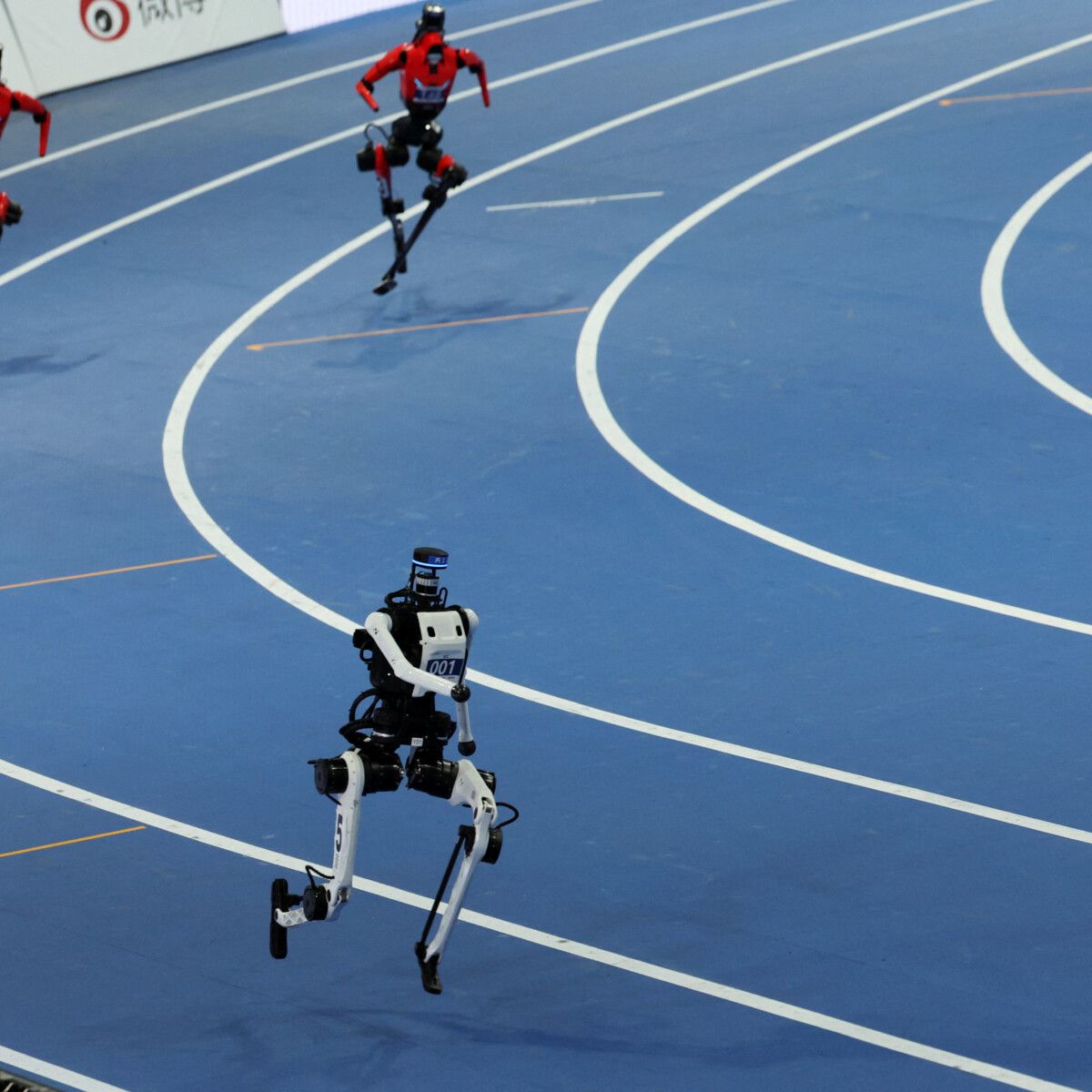Imagem ilustrativa sobre Robô Tiangong bate recorde de Usain Bolt em 100m durante Jogos de Robótica de Pequim