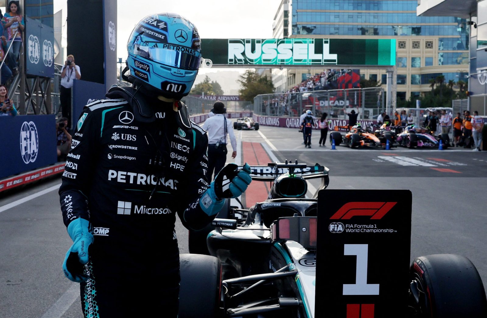 Imagem ilustrativa sobre Russell domina pole e acidente de Colapinto elimina Norris e Gasly no GP do Azerbaijão