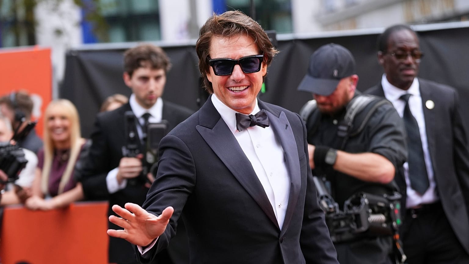 Imagem ilustrativa sobre Tom Cruise divide críticos com 'Digger' e ainda quebra protocolo da Família Real