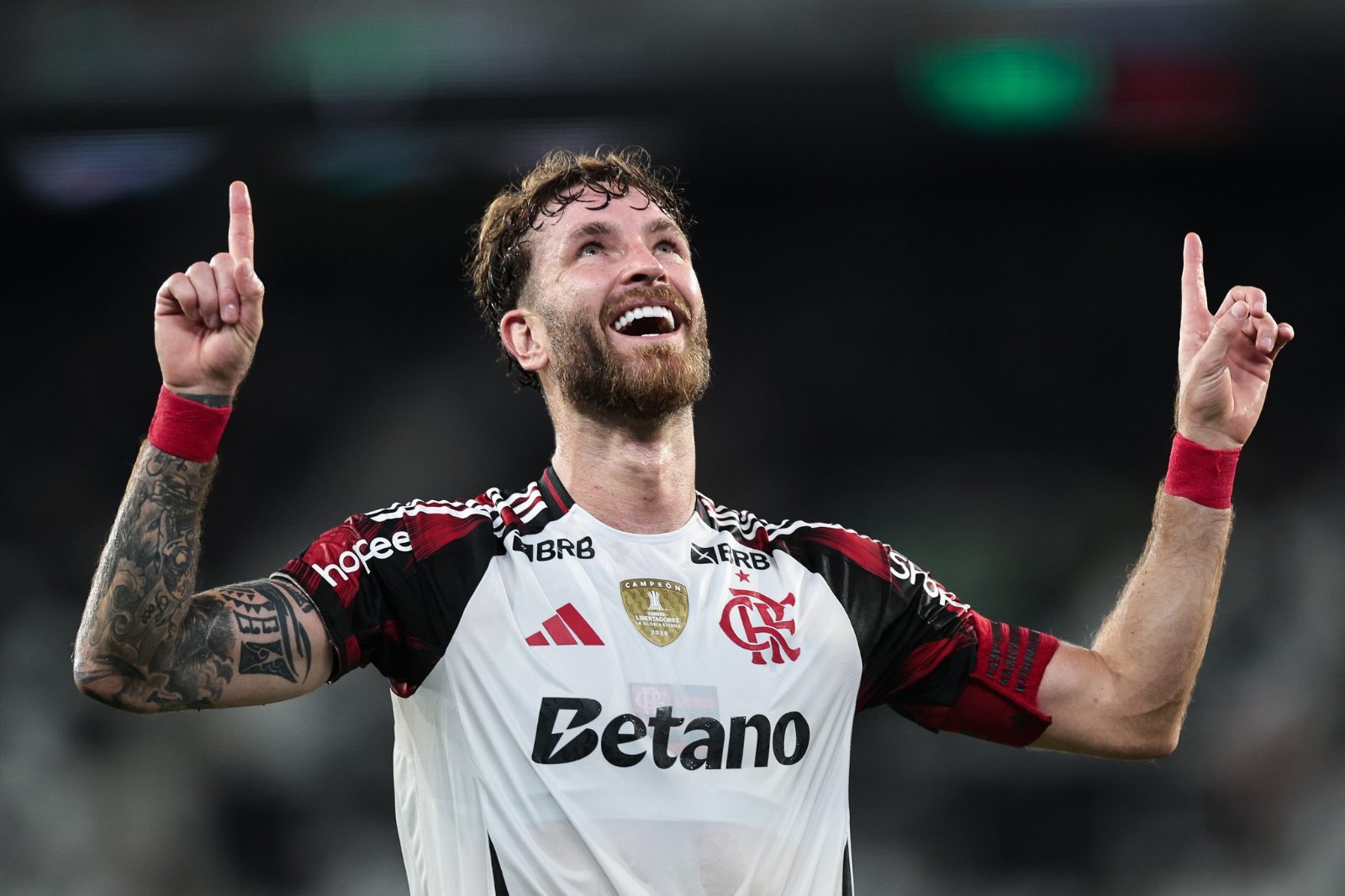 Imagem ilustrativa sobre Léo Pereira faz golaço de cabeça e mostra que altitude não impede o Flamengo na Libertadores