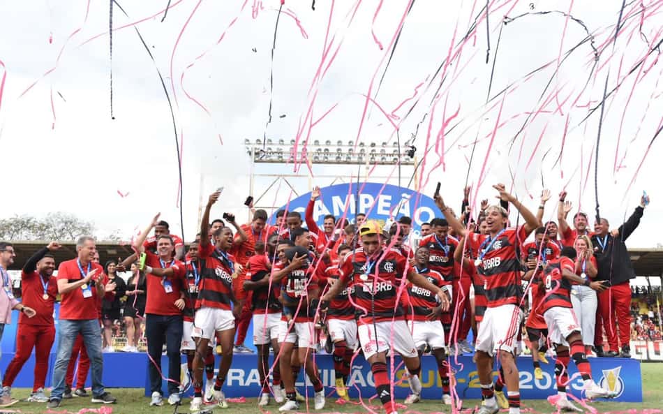 Imagem ilustrativa sobre Vasco conquista seu 1º título no Brasileirão Sub-20 e vence Palmeiras em duelo acirrado