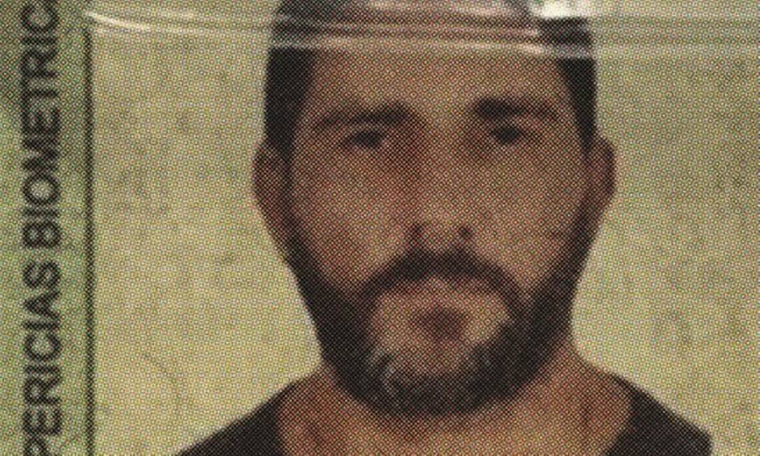 Imagem ilustrativa sobre Flávio Bolsonaro defende homenagem ao miliciano Adriano da Nóbrega, alegando que “na época não era isso”