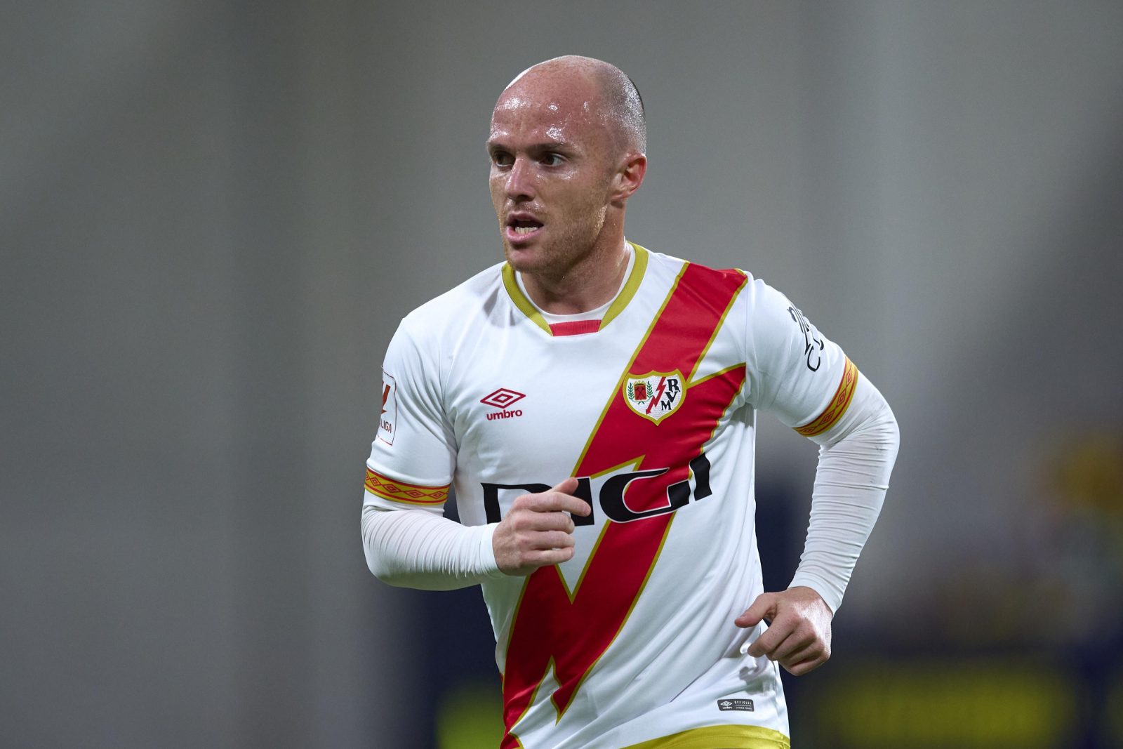 Rayo Vallecano em ação: encara o Sevilla ao vivo e já mira duelo com Alavés após estreias opostas na La Liga