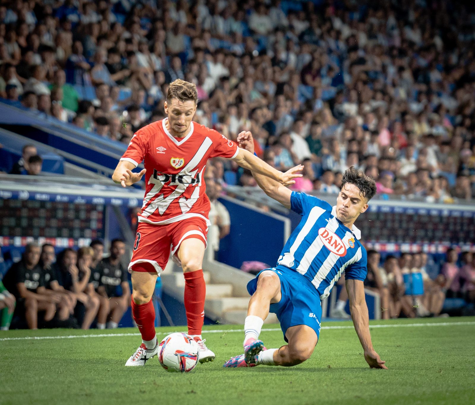 Imagem ilustrativa sobre Rayo Vallecano busca saída da zona de descenso contra o Espanyol, veja escalação, horário e onde assistir