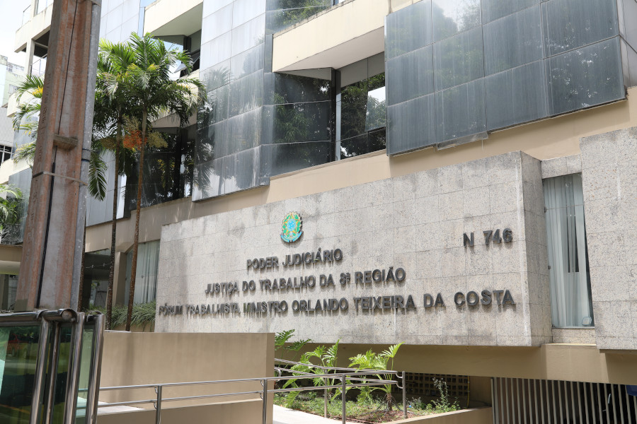 Imagem ilustrativa sobre TRT 8 publica edital de concurso com salários iniciais de até R$ 16 mil para técnico e analista
