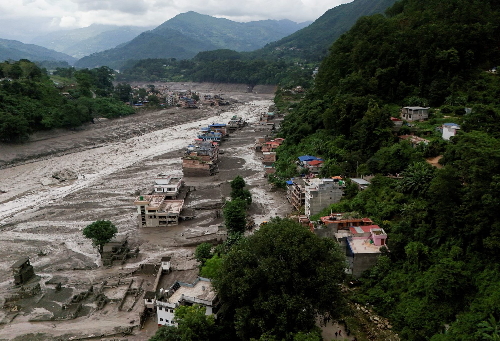 Imagem ilustrativa sobre Lago de lama no Nepal e Tibete gera 392 mortos, 1.500 desaparecidos e nova ameaça